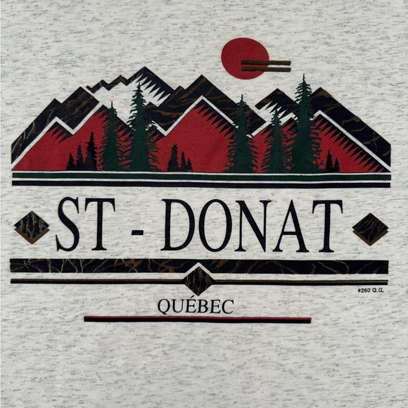 ST. DONAT QUEBEC White Graphic T Shirt in Large - Picture 3 of 7